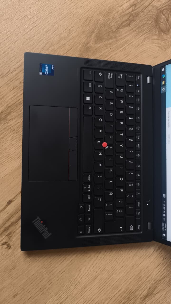 Portatil Lenovo X13 intel core i7 11 generacion 16GB Ram 512 SSD Pantalla Tactil